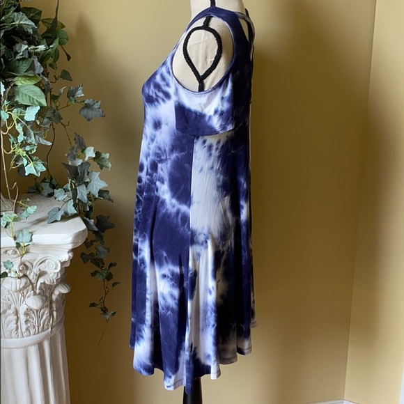 Alya tie dye cold shoulder dress - Picture 2 of 7